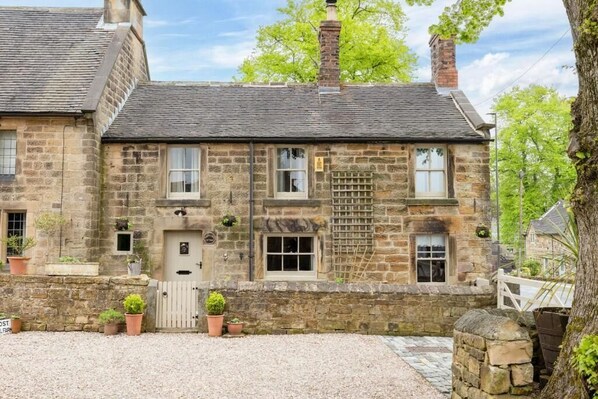 Well Farm Cottage, Higham - Host & Stay