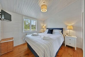 Mahonia Lodge, Willington - Host & Stay