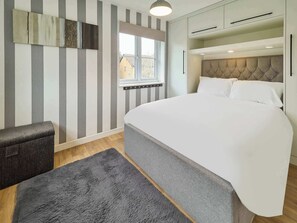 Cedar Cottage, Canterbury - Host & Stay