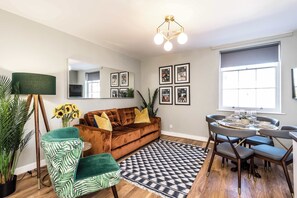 Canning Quarters II and III, Liverpool - Host & Stay