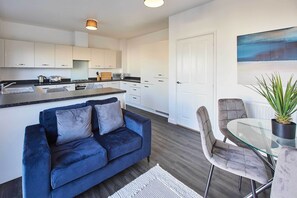 Falstaff Crescent, Sheffield - Host & Stay