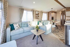 Serenity, Amotherby - Host & Stay