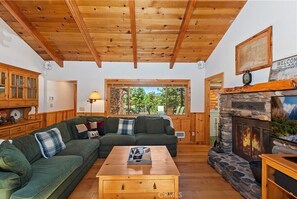 Living Room (1)