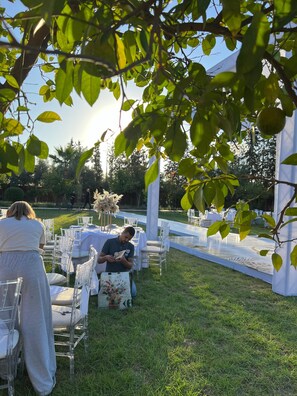 Outdoor dining