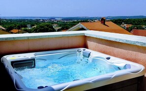 Bain à remous extérieur