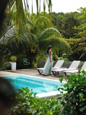 ESCAPE DOMINICA by thomas YSF 2025-09