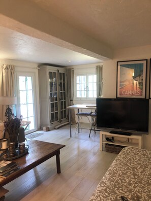 Open plan lounge