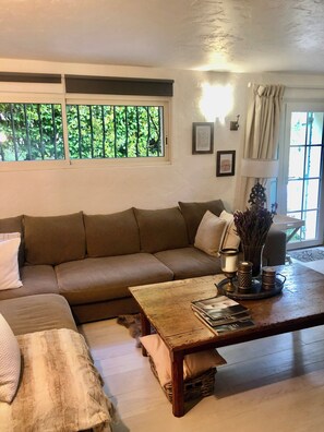 Large corner settee