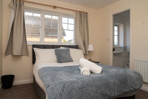 Master bedroom with en-suite and built in wardrobe