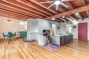 704 Valley View Rd-21