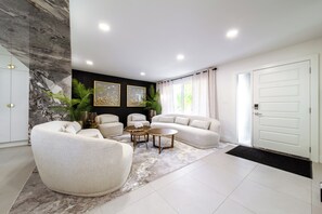 The perfect entryway to begin your stay.