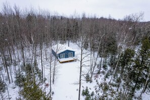 Property Exterior | Gravel Driveway (2 Vehicles)