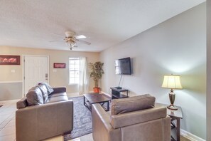 Living Room | Smart TV | Central A/C | Single-Story Unit