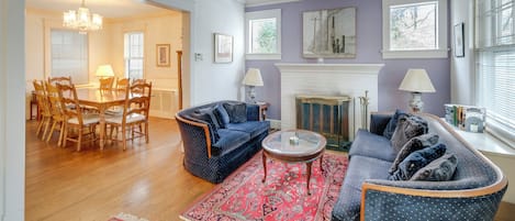 Arlington Vacation Rental | 2BR | 2.5BA | 1,000 Sq Ft | Stairs Required