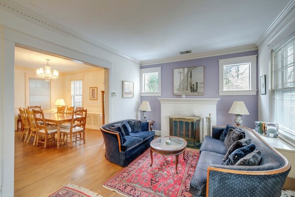 Arlington Vacation Rental | 2BR | 2.5BA | 1,000 Sq Ft | Stairs Required