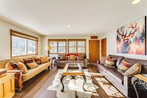 Living Room | Smart TV | Free WiFi | Electric Heating