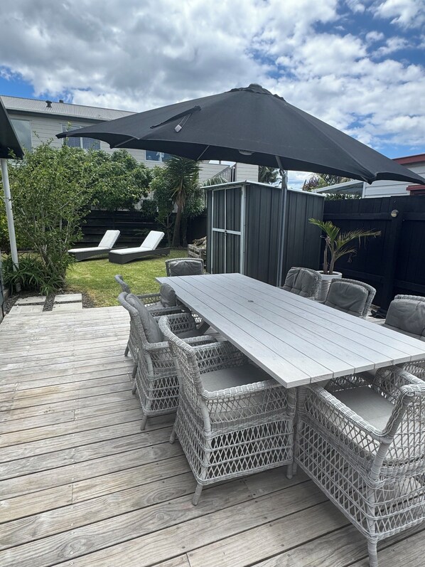 Outdoor dining