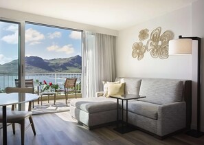 Sitting area. Exact unit will be assigned upon arrival. Views, colors and decor may vary.