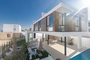 Villa Mae, Luxury and Stylish 4BDR Protaras Villa with Private Pool