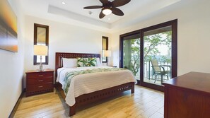 Bedroom, king bed