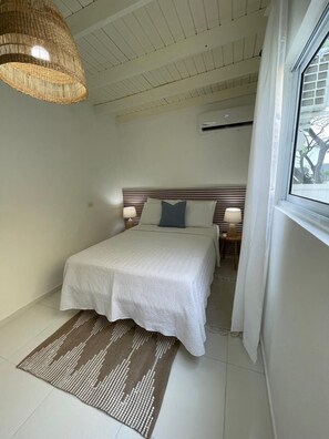 Bella Palm Beach 1bd-apt- great location (508)