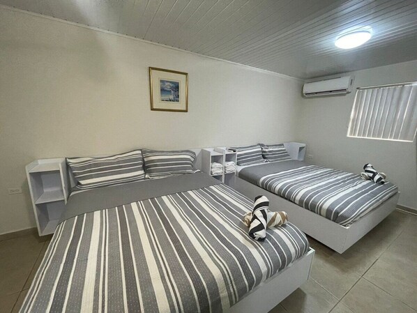 Puerta Del Sol apt4- studio with pool-central location (549)