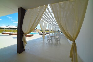 Zona de comedor al aire libre