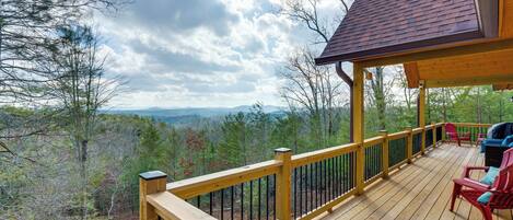 Murphy Vacation Rental | 2BR | 2BA | Stairs Required | 1,056 Sq Ft