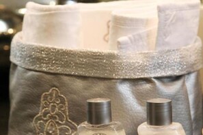 Bathroom amenities