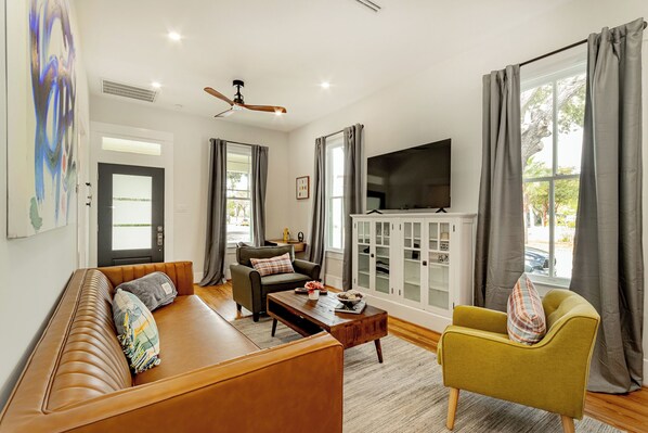 Perfectly designed to accommodate all your family and friends comfortably. 
