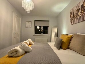 Your Cozy Getaway Awaits, Relax and Sleep Soundly in this Bedroom. Book Your Stay Now! (3)