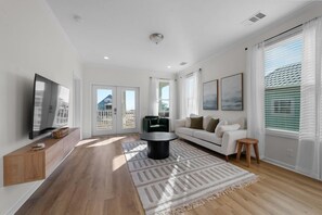 3 Doodle Dunes Living Room