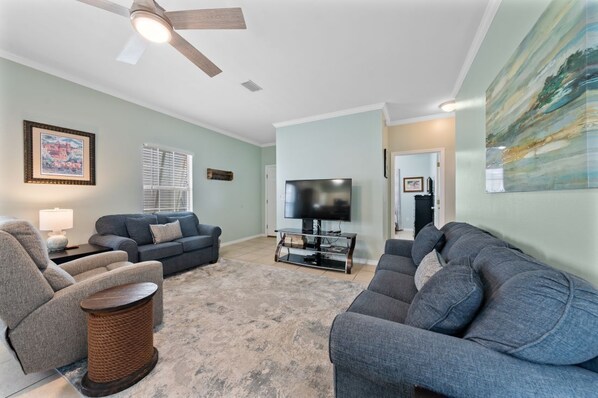 1 OBVDOCK Living Room