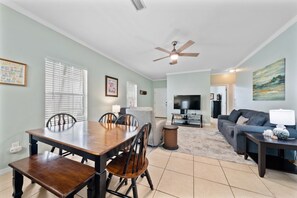 5 OBVDOCK Dining Area