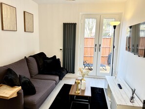 Living Room / Lounge