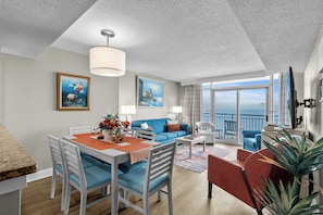 Large unit with 948 square feet