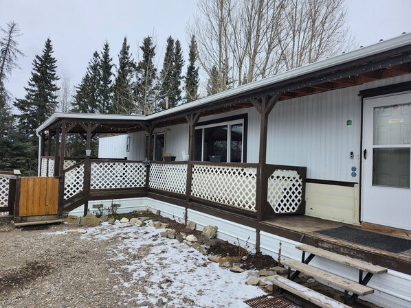 cozy home with big backyard where you can enjoy the  cool breeze air 