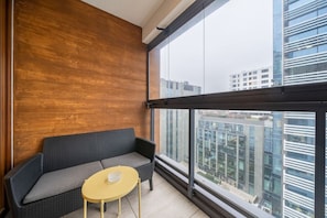 Balcony | Book Now with RENTUJEMY.COM