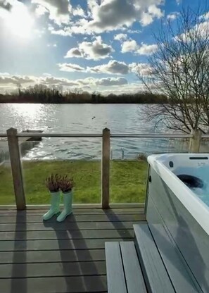 Bain à remous extérieur