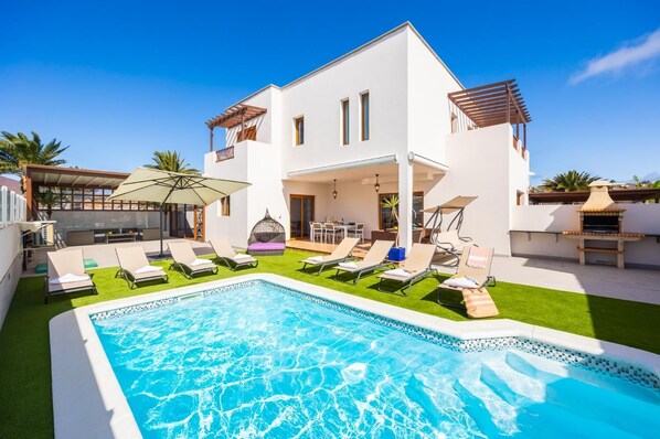 Beautiful villa with private pool and terrace