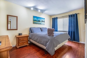 Bedroom with queen bed