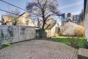 Patio | Private Yard