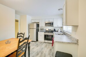 Kitchen | Cooking Basics | Toaster Oven | Combo Drip & Single-Serve Coffee Maker
