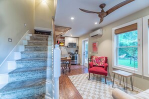 The 1st floor has a living room, dining room, and full kitchen
