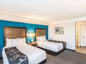 Comfortable Unit with 2 Double beds