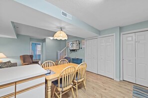 12-109 Caroline St Unit 205-12