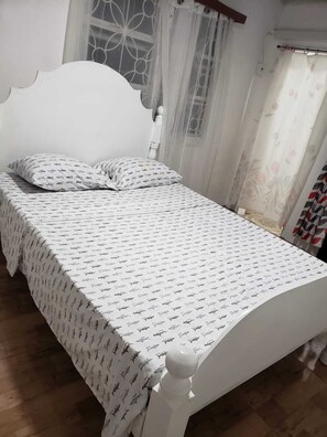 Self contained bedroom - ac and full bathroom. 