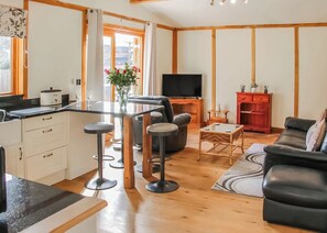 Buzzard Lodge - Acksea Lodges, Oswestry