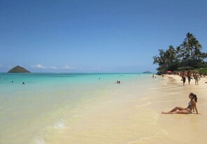 10 minutes away! For Lanikai Beach!