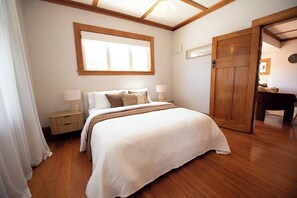 Bedroom 1 (2)